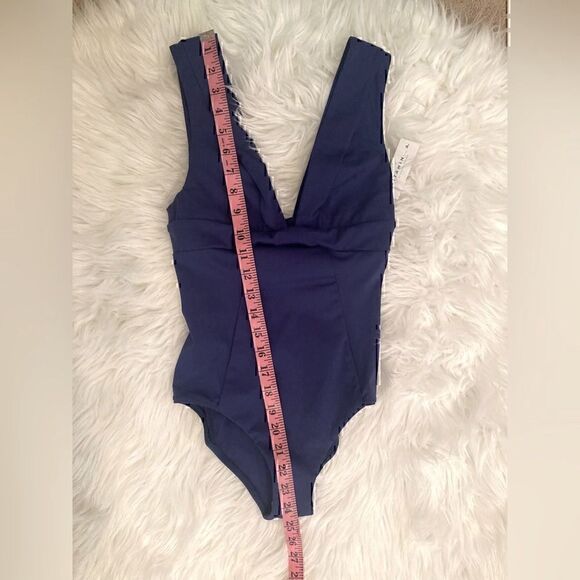 NWT Vitamin A ‘Aria’ One-Piece BioSculpt Swimsuit Size S (6) - Picture 9 of 10